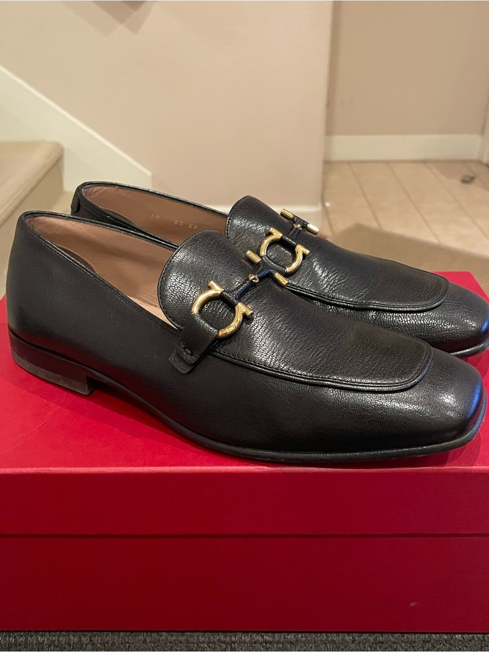 Mens Black Ferragamo Salvatore Noir Capretto Nero size 6.5, Gold Gacini Ornament